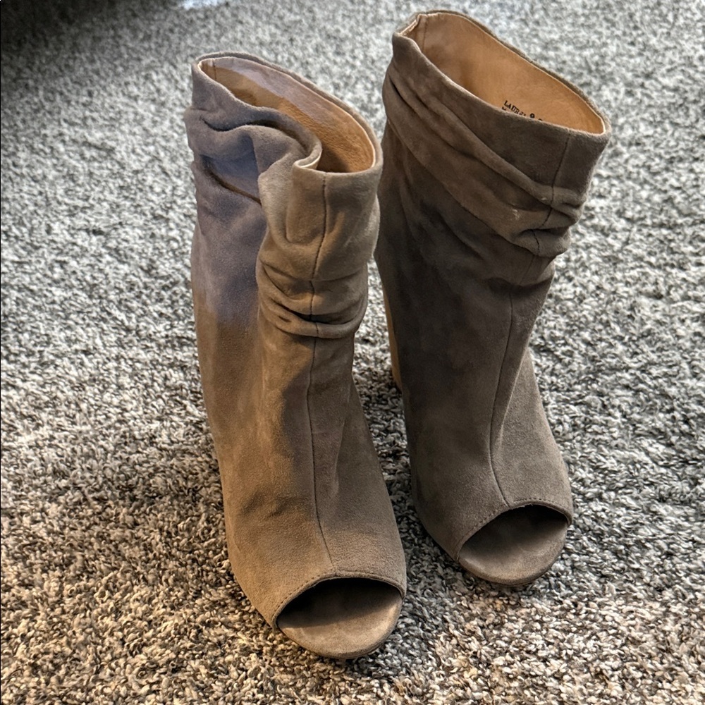 Chinese Laundry by Kristin Cavallari Gray Suede Open Toe Boot - Size 8.5